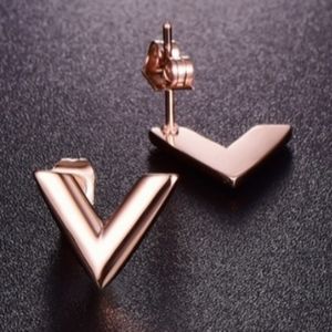 ROSEGOLD "V" earrings